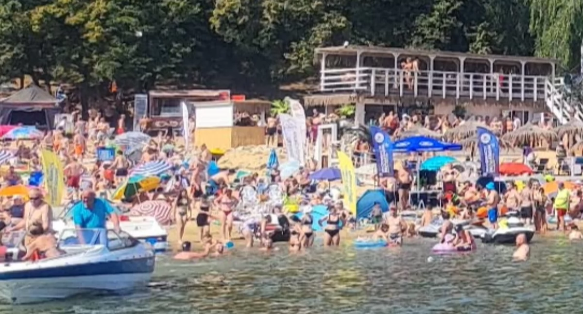 Tysiące osób kąpały się bez ratowników 