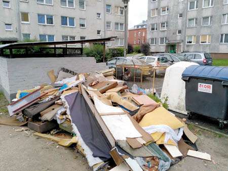 Miasto tonie w śmieciach. Mnożą się szczury!