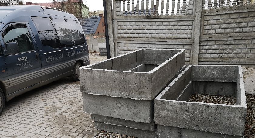 Nielegalne opłaty na cmentarzu