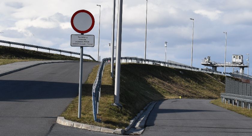 Co z przejazdem przez nyską tamę?