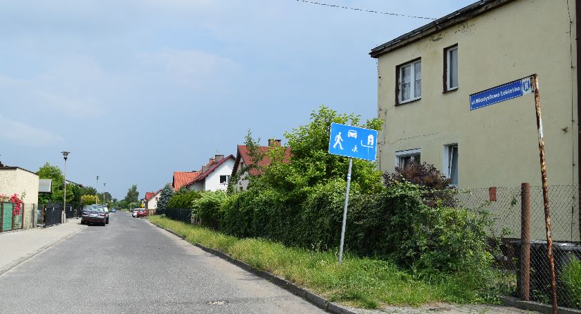 Po osiedlu pełzają robaki!