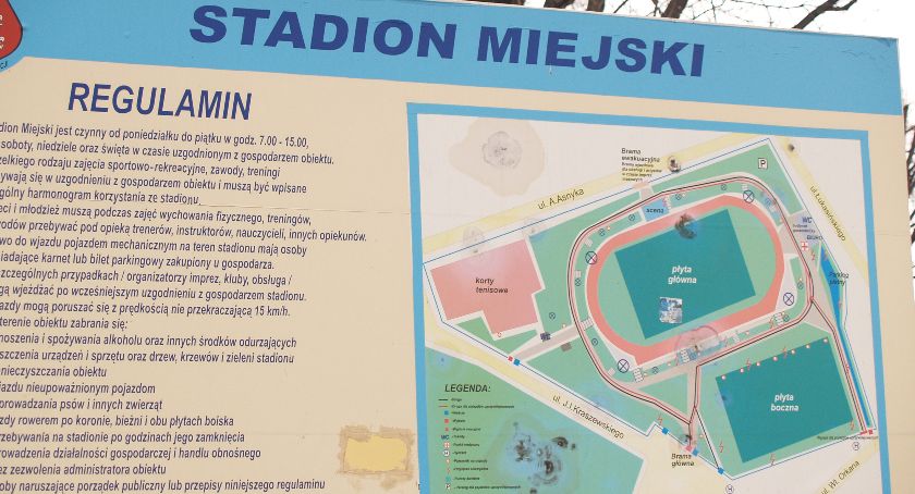 Blokowisko na stadionie Stali