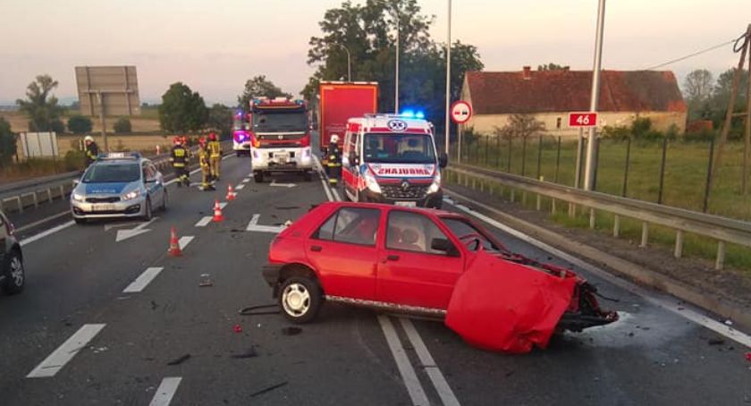Wypadek na krzyżówce w Pakosławicach