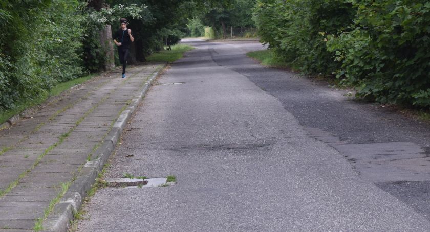 Mają zniknąć dziury i krzywe chodniki