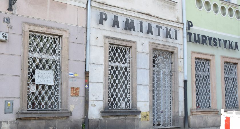 Obiecanki, a lokal niszczeje