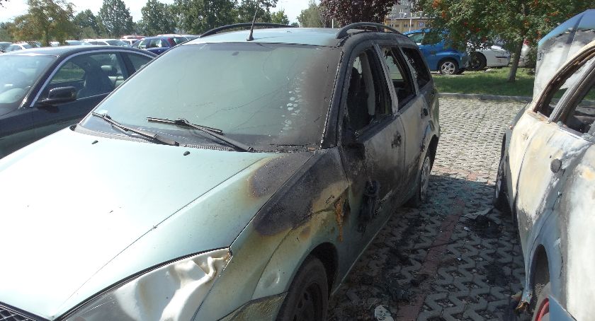 Spłonęły dwa samochody