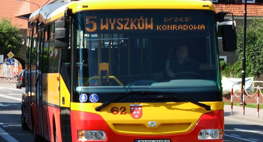  Autobusy na Wszystkich Świętych