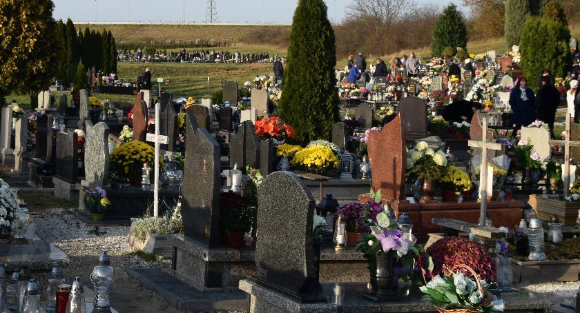 Złodzieje grasują na cmentarzach