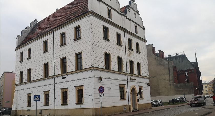 Bank na sprzedaż