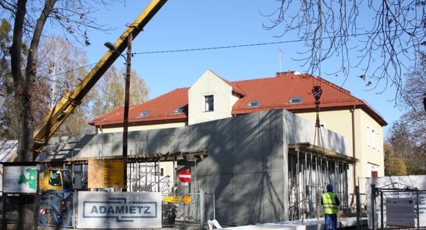 Budują pawilon