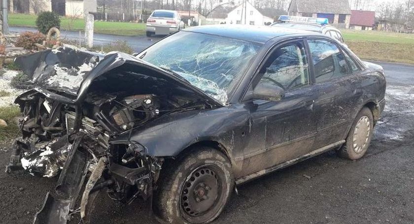 Wypadek we Włostowej. Uwaga na śliskie drogi