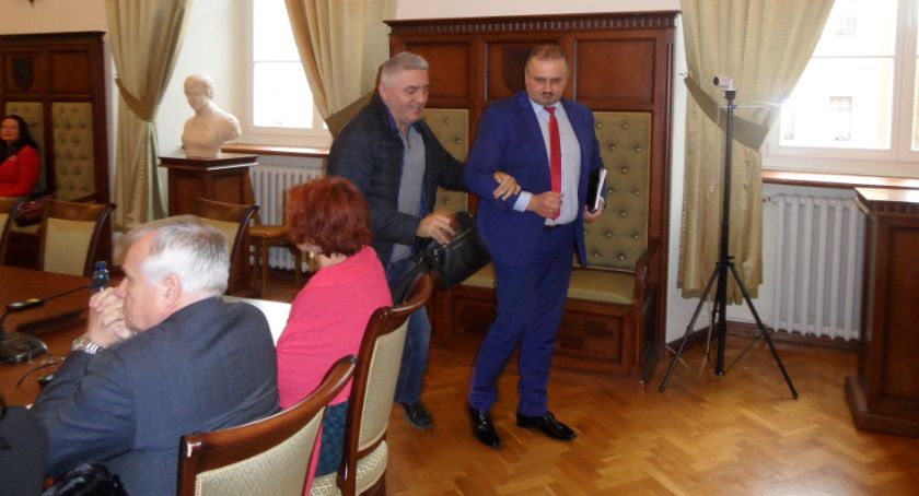 Palimąka: Sesję zwołano niezgodnie z prawem