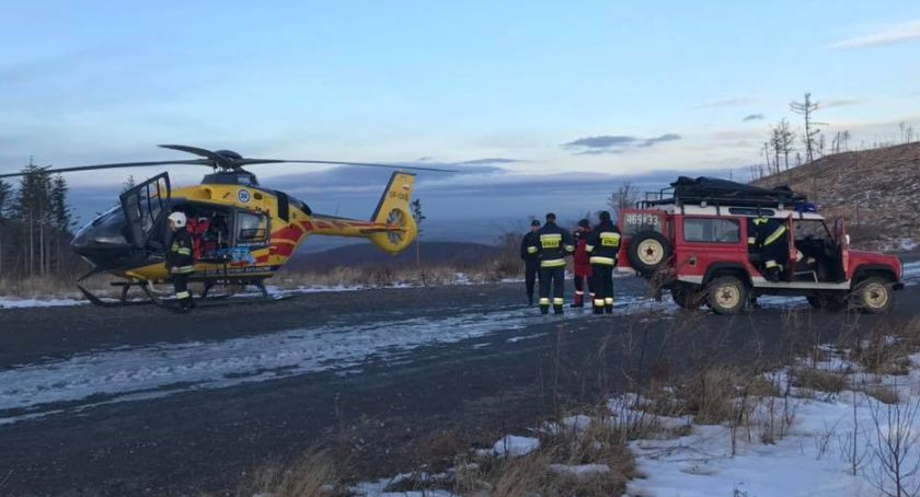 Wypadek na Kopie. Lądował helikopter ratunkowy