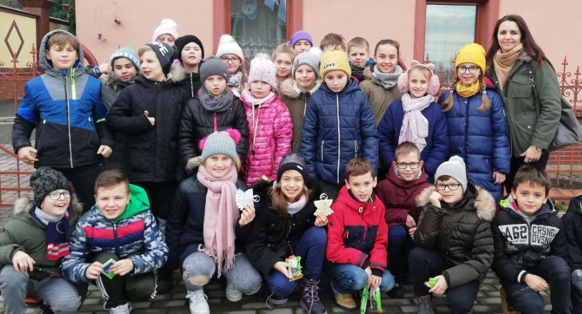 Podarowali wiersze seniorom