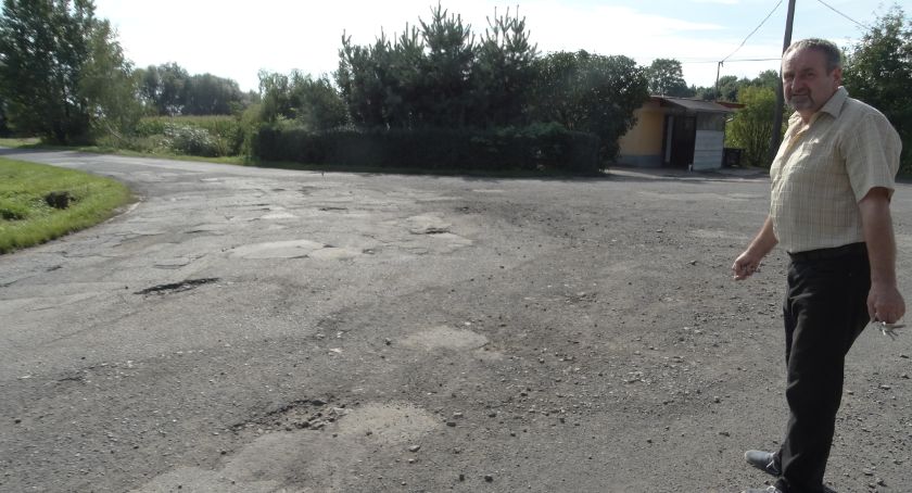 Wyremontują urząd zamiast dróg 