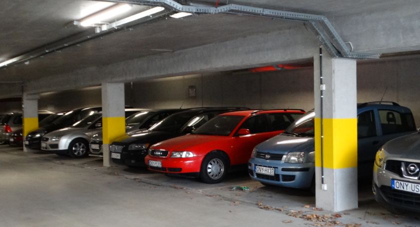 Parking podziemny nieustannie zajęty