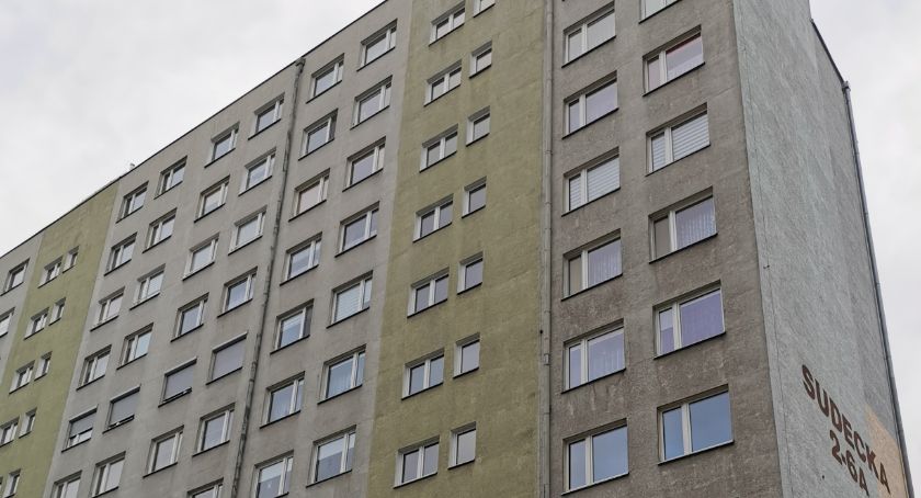 Groził, że skoczy z wieżowca