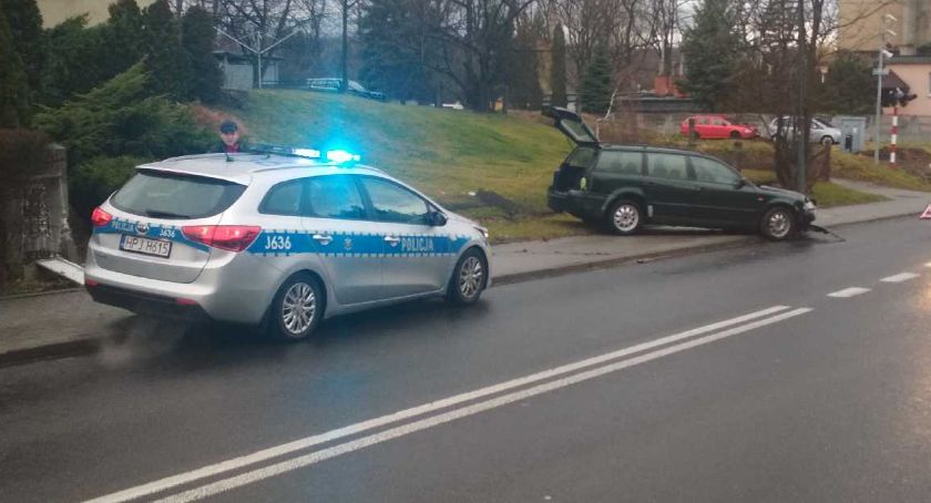 Głuchołazy: Skosił ogrodzenie