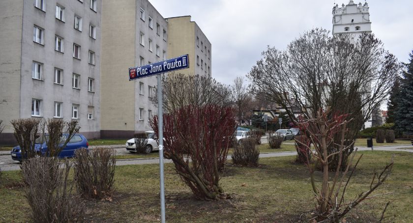 Plac bez papieża