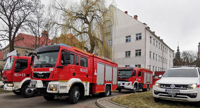 Koronawirus: Rośnie liczba osób pod obserwacją i na kwarantannie