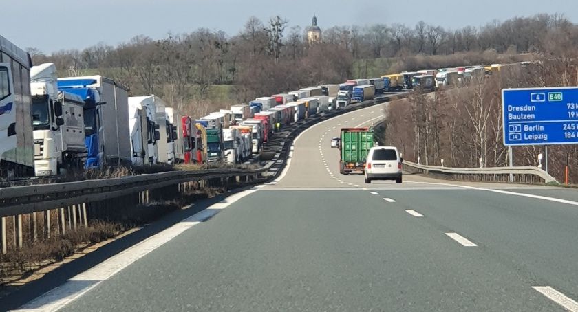 Kierowcy stoją w 50 km korku!