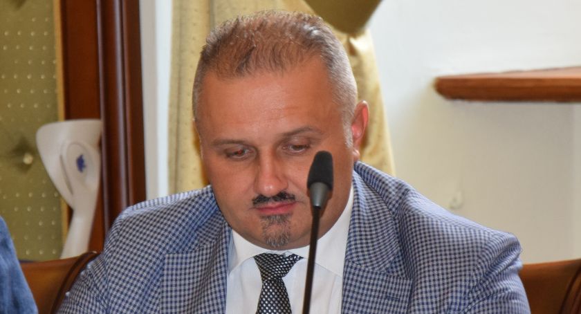 Opozycja: Zamiast na promocję dajcie na szpital 