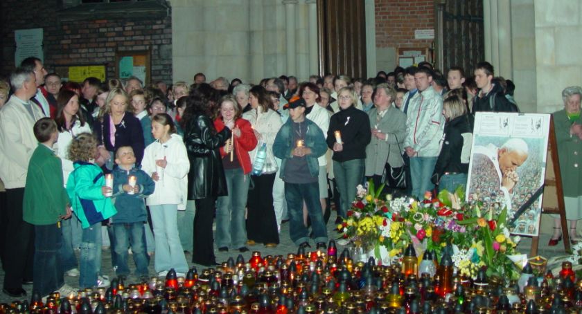 15 rocznica śmierci Jana Pawła II. Jak nysanie żegnali papieża
