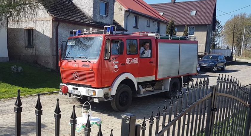 Święconka z wozu strażackiego