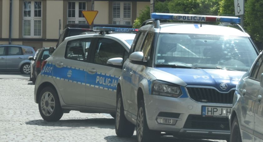 Groził nożem, zaatakował policjantów 