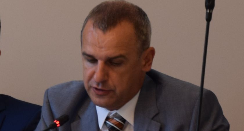 Nakonieczny: Powinni złożyć mandaty!