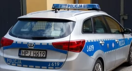 Pijany wjechał w skrzynkę energetyczną i ogrodzenie