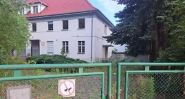 Nie ma chętnych na były Caritas. Budynek niszczeje