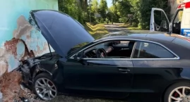 Pijany 22-latek wjechał autem w dom w Ligocie Wielki&hellip;