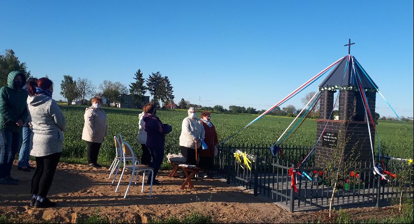 Nabożeństwa majowe w podpłockich wsiach. Czy ten zwyczaj wciąż jest kultywowany?