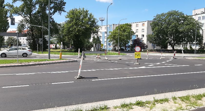 Al. Jachowicza przejezdne. Autobusy wracają na stare trasy, ale nie wszystkie