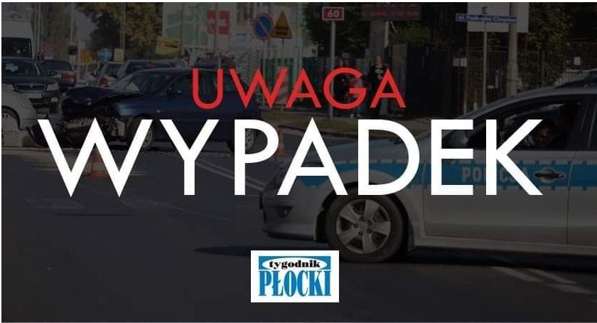 Wypadek w Woli Łąckiej. Zjechała z drogi i uderzyła w skarpę
