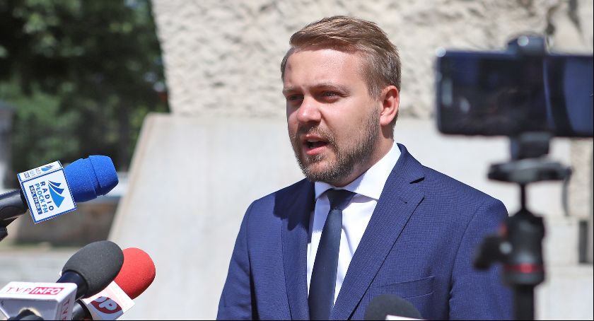 Ostatnie dni kampanii wyborczej. Jacek Ozdoba zaprasza na finał akcji „Łączy nas Polska”