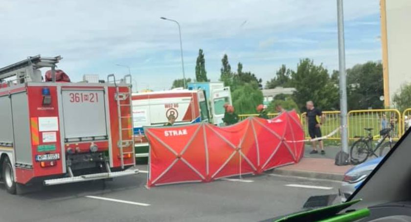 Mężczyzna wpadł pod koła autobusu. Nieszczęśliwy wypadek na przystanku [AKTUALIZACJA]