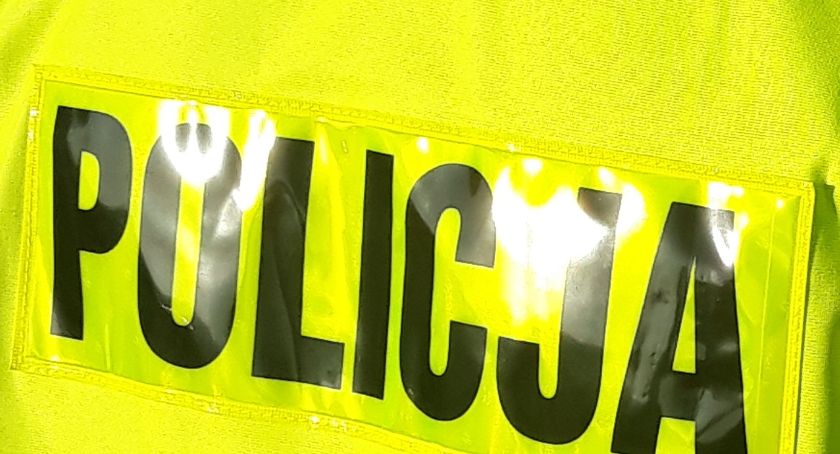 Zablokowana droga w Kędzierzynie. Czołówka bmw z seatem