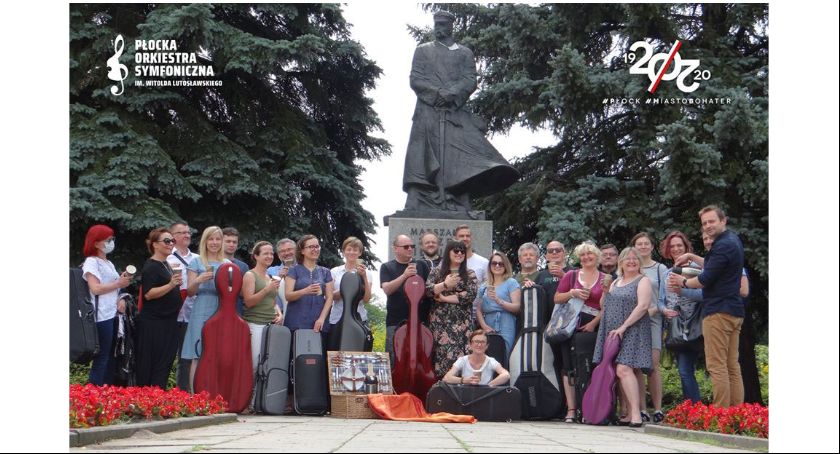 Książnica Płocka w 100. rocznicę  obrony Płocka. Herbatka z Marszałkiem