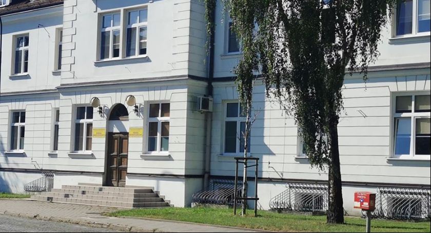 Koronawirus. Dziś wieczorem Szpital Św. Trójcy wznawia przyjęcia pacjentów. Ale wciąż bez odwiedzin