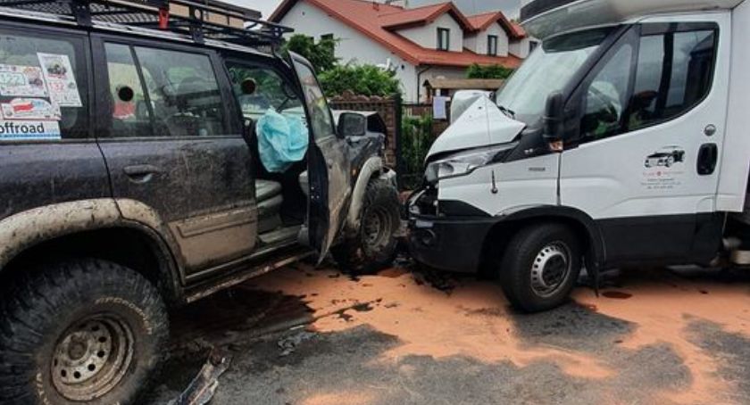 W patrolu stracił panowanie. Wypadek w Bielsku