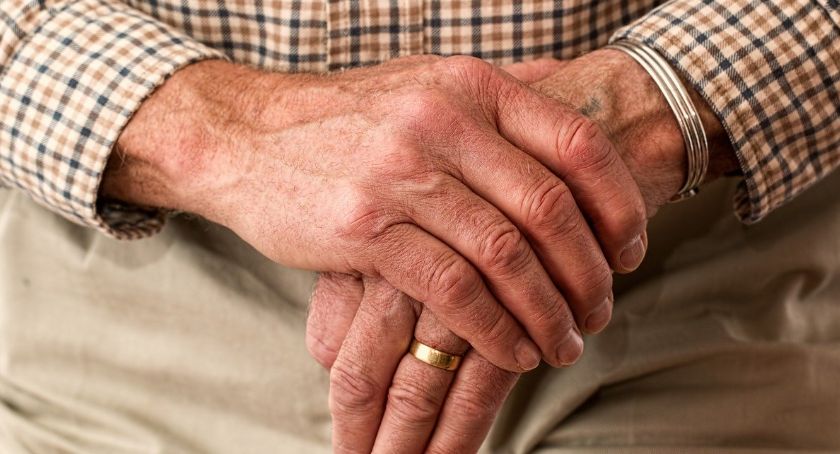 Skończyłeś 65 lat? Szczep się bezpłatnie. Miasto finansuje szczepienia przeciw grypie i pneumokokom