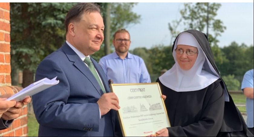 Są pieniądze na remont i certyfikaty dla zabytków. W tym także dla  sierpeckiego klasztoru. I kościoła w Kurowie.