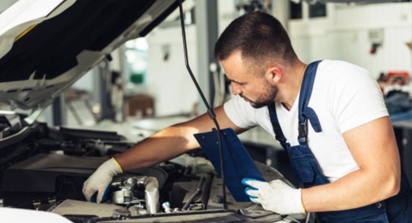 Jak zostać kucharzem, nawigatorem, mechanikiem online? Dyrektorzy szkół branżowych o zdalnym nauczaniu  