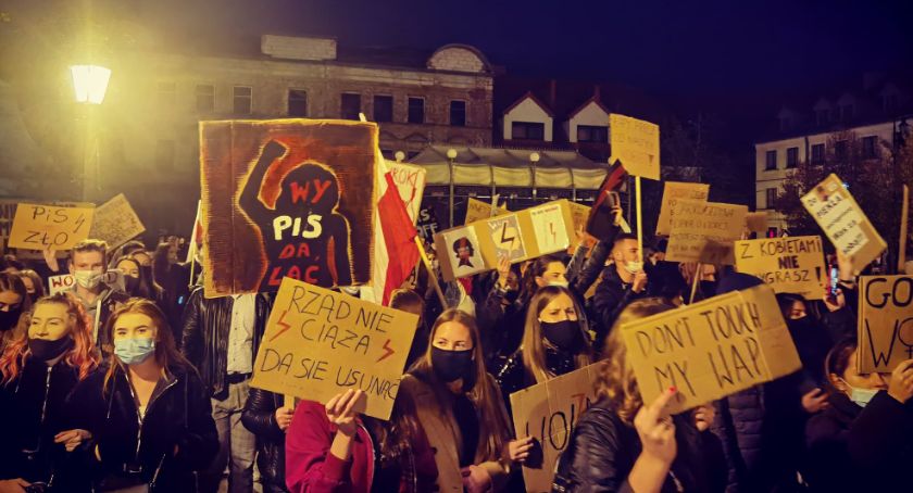Płocczanie protestują na Starówce [FOTO] Cz. II
