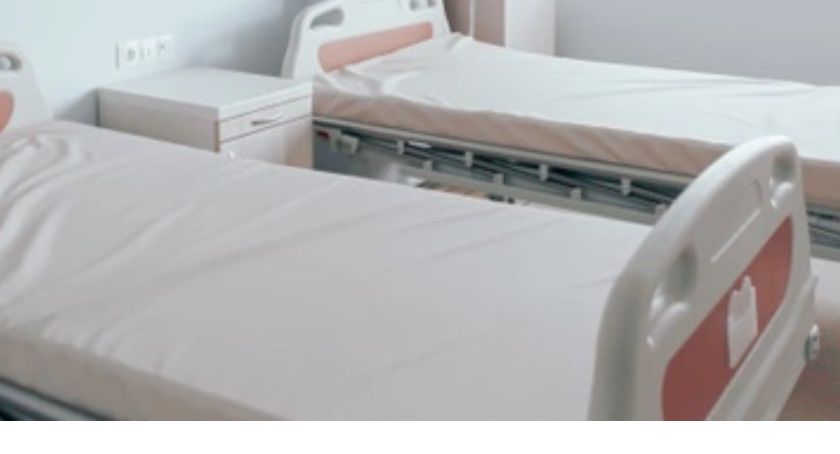 Orlen będzie budował szpital polowy w Płocku na 200 łóżek. Co z personelem?