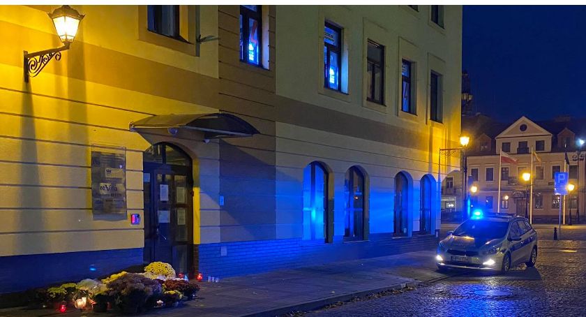 Chodźmy zapalić znicz… Dziś protestujący wspierają lokalnych przedsiębiorców