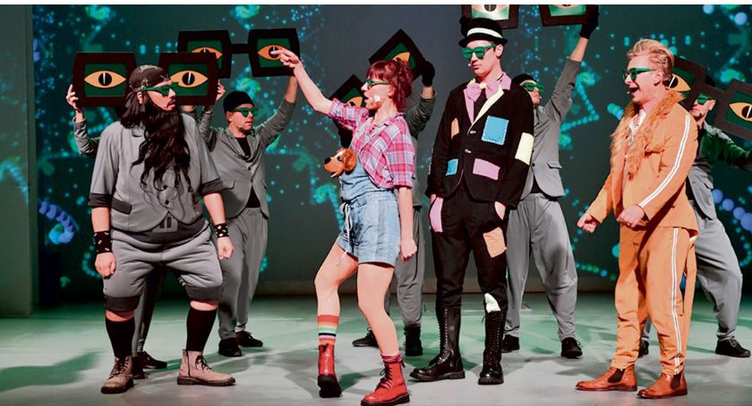 Płocki teatr dla młodych widzów. Dorotka w karminowych  martensach