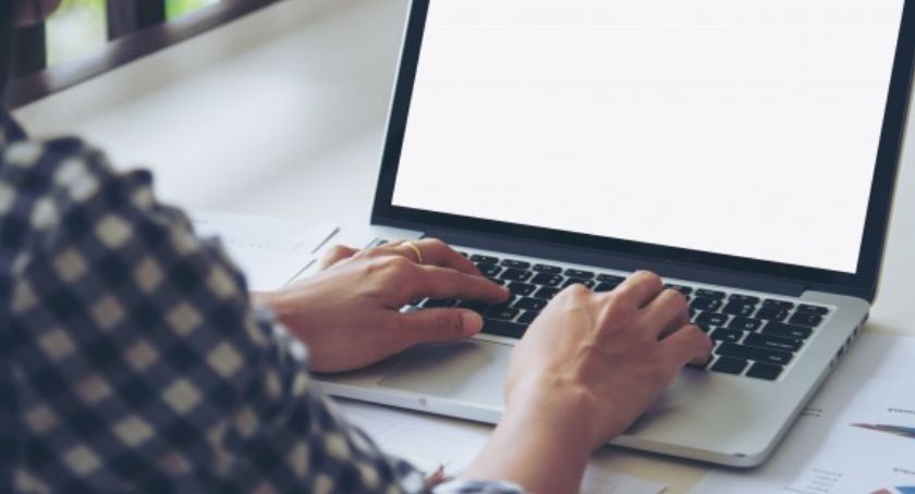Płocki ZUS zaprasza przedsiębiorców na bezpłatne szkolenia online